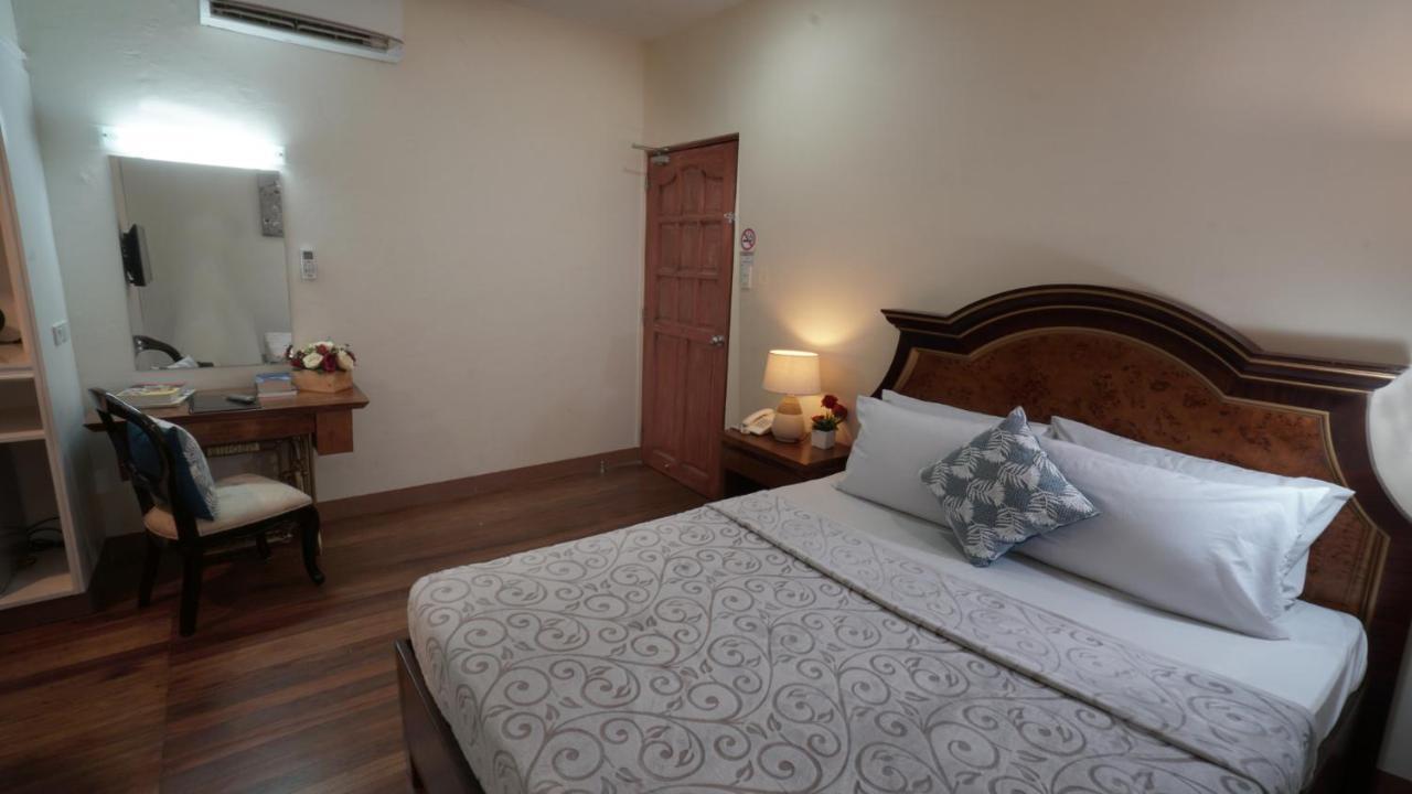 1775 Adriatico Suites Manila Kültér fotó