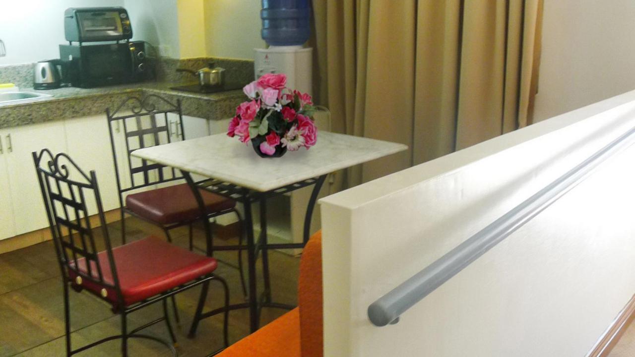 1775 Adriatico Suites Manila Kültér fotó
