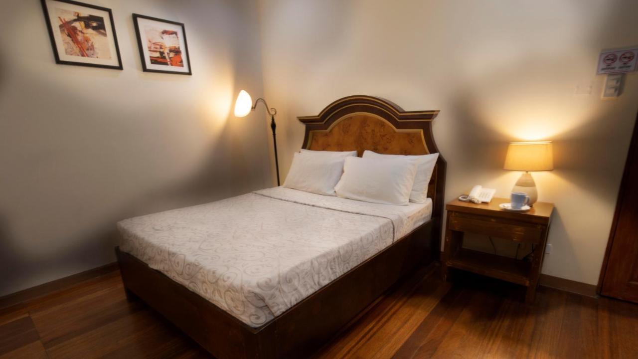 1775 Adriatico Suites Manila Kültér fotó