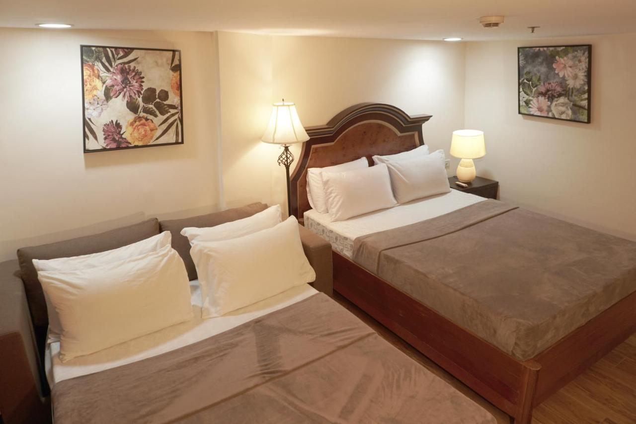 1775 Adriatico Suites Manila Kültér fotó